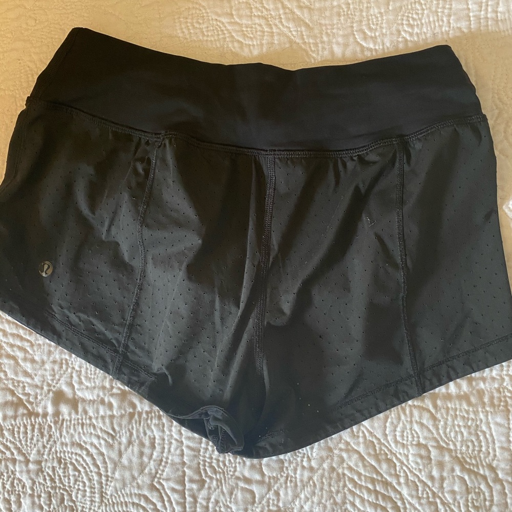 Lulu lemon black shorts